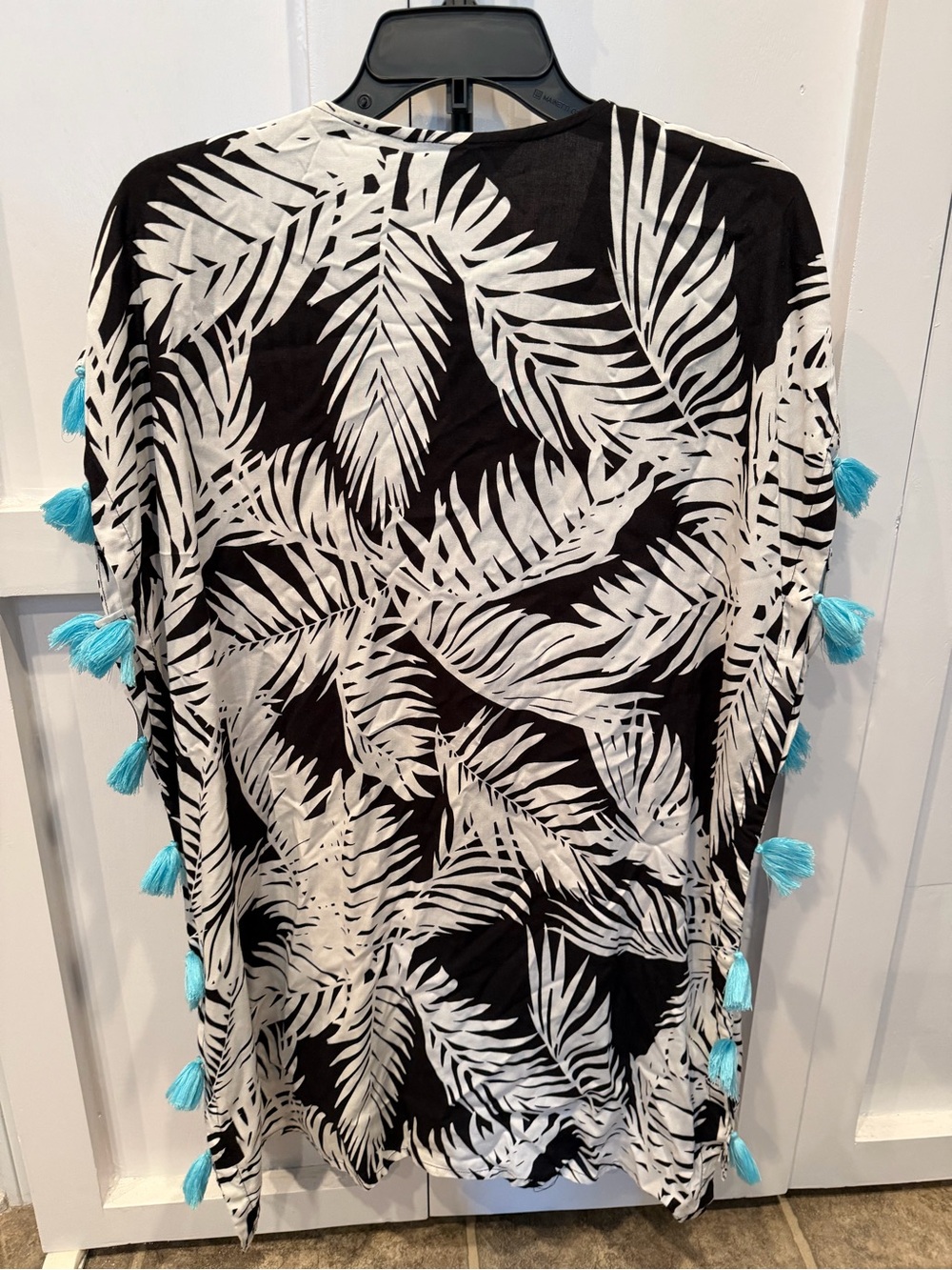 Beach cover up - Picture 4 of 5
